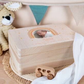 Erinnerungsbox Baby personalisiert mit Foto "Regenbogen Aquarell"